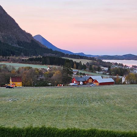Rodseth Gardsovernatting Hytter Molde Kültér fotó